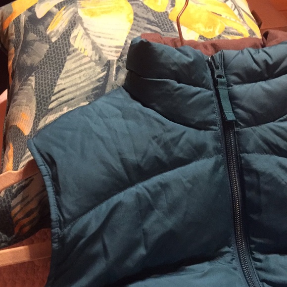 Land’s End Down Vest - Picture 10 of 11
